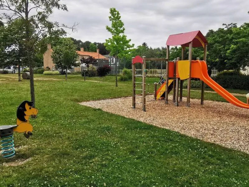 Aire De Jeux De St Georges De Pointindoux