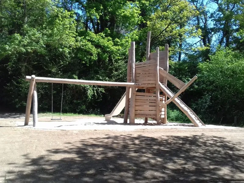Aire De Jeux Du Lavarie