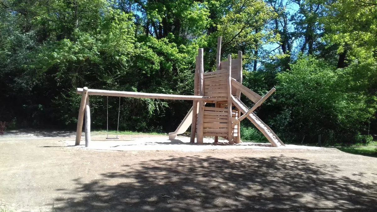 Aire De Jeux Du Lavarie